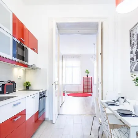 Super Convenient * بودابست