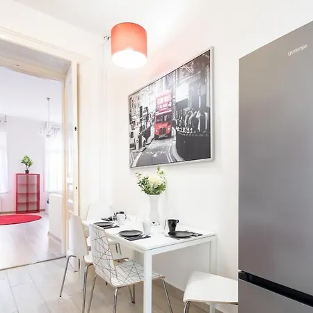 Super Convenient * Budapest