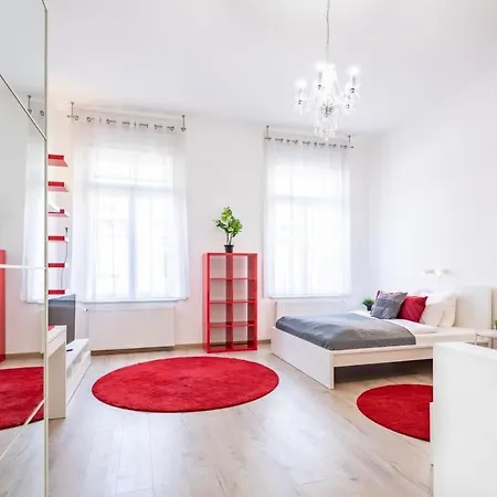 Super Convenient Apartment